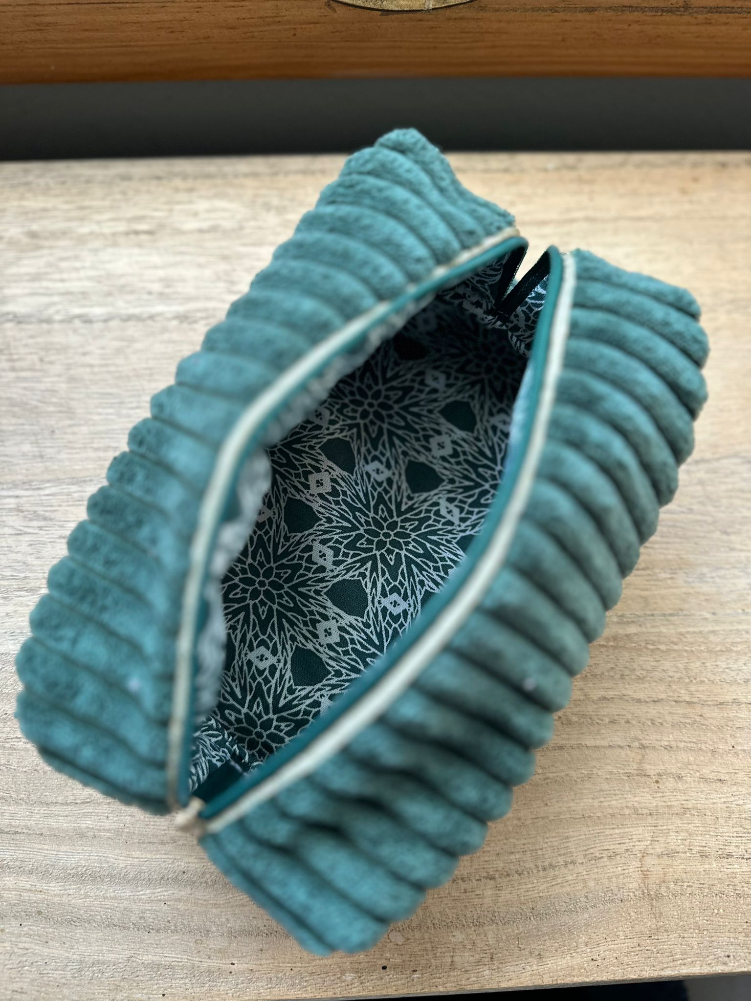 Trousse de maquillage verte